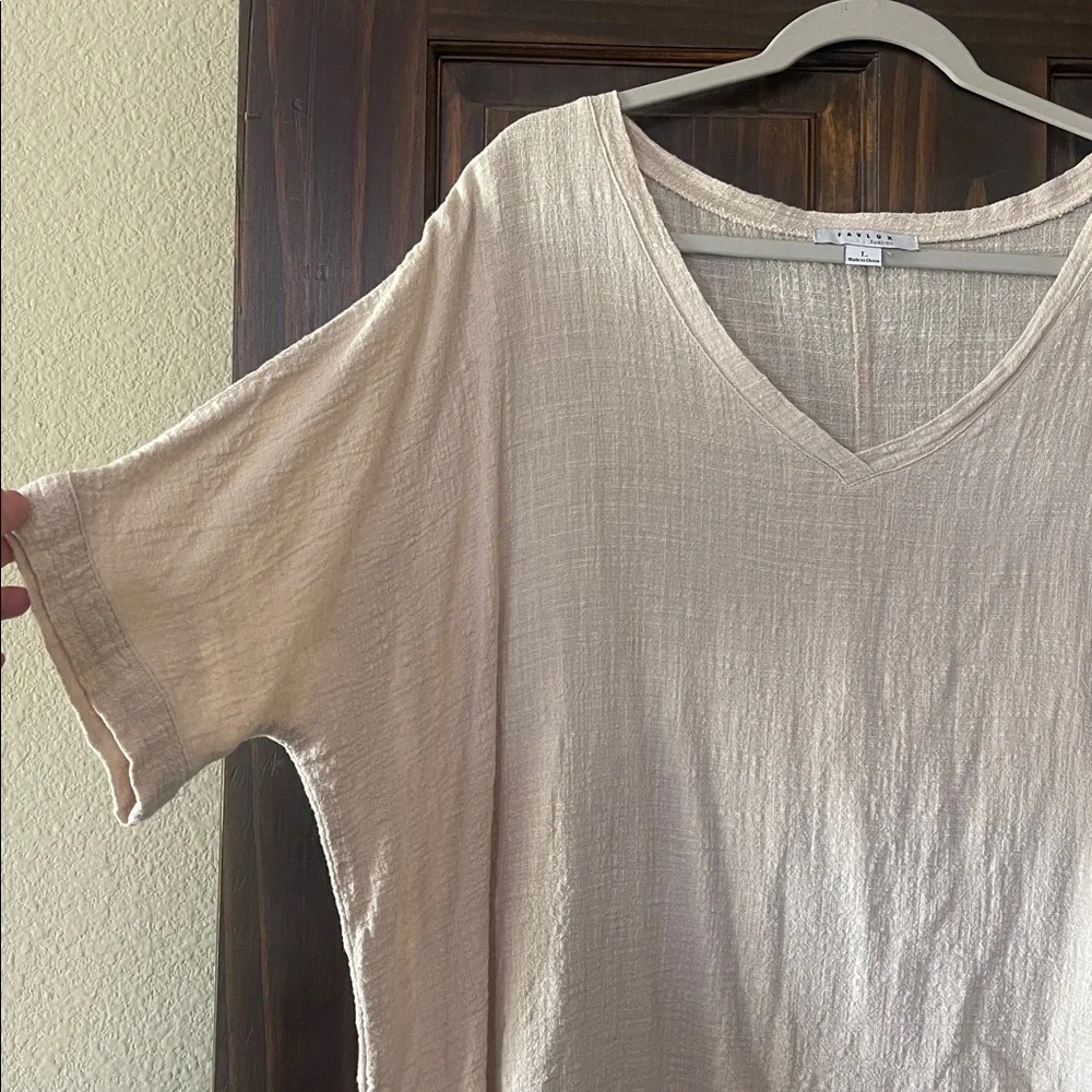 FAVLUX Lightweight V-Neck Tunic in Cream - Picture 2 of 4